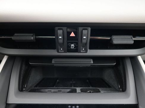 New 2026 Porsche Macan 4 Electric image 24