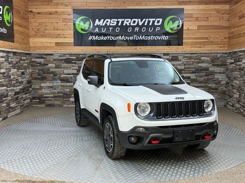 Used 2016 Jeep Renegade Trailhawk AWD/4WD image 2