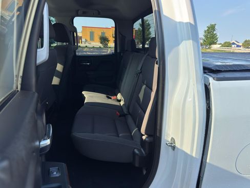 Used 2018 GMC Sierra 1500 SLE w/ SLE Value Package AWD/4WD image 12