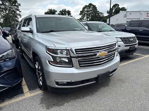Used 2018 Chevrolet Suburban Premier RWD image 5