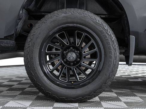 Used 2024 Chevrolet Silverado 1500 LT AWD/4WD image 43