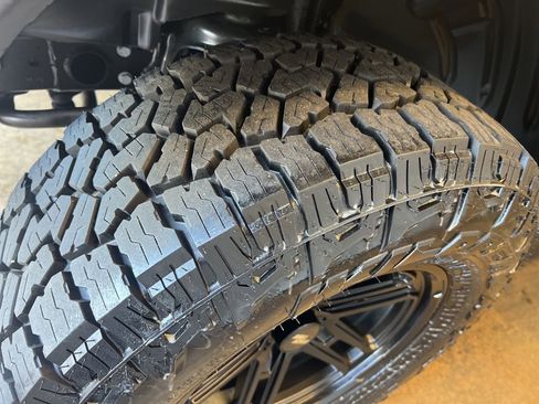 Used 2025 Jeep Wrangler Sport AWD/4WD image 12