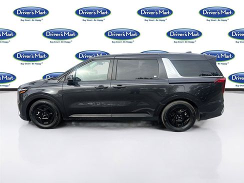 Used 2025 Kia Carnival FWD image 4