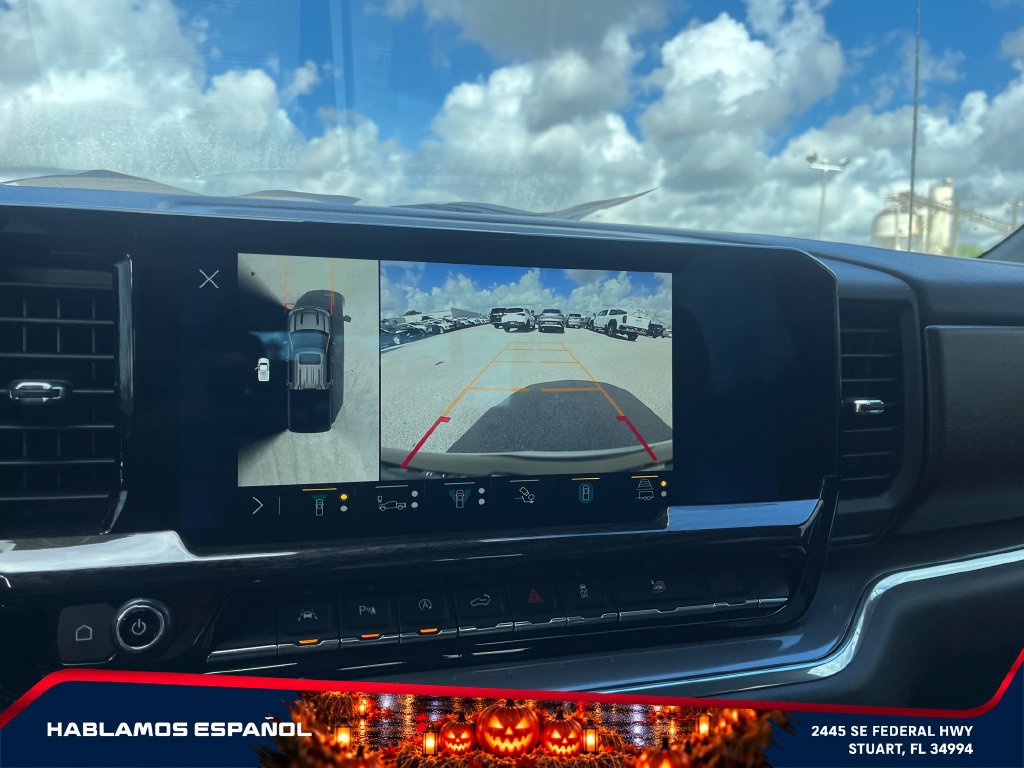 Used 2023 Chevrolet Silverado 1500 High Country w/ Technology Package AWD/4WD image 32