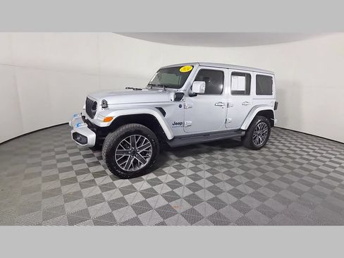 Used 2024 Jeep Wrangler High Altitude AWD/4WD image 17
