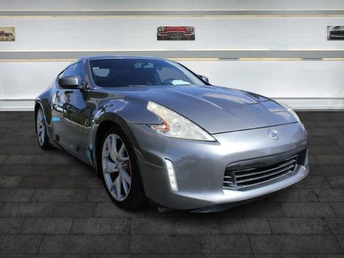 Used 2017 Nissan 370Z w/ Sport Package image 1