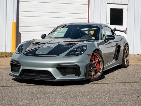 Used 2024 Porsche 718 Cayman GT4 RS image 1