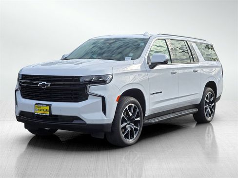 Used 2024 Chevrolet Suburban RST w/ Luxury Package image 8