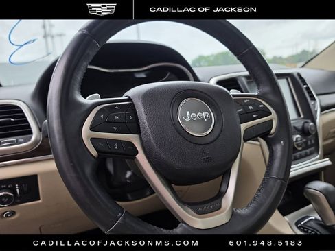 Used 2017 Jeep Grand Cherokee Limited w/ Luxury Group II RWD image 9