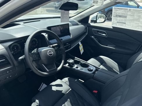 New 2026 Nissan Rogue Platinum image 14