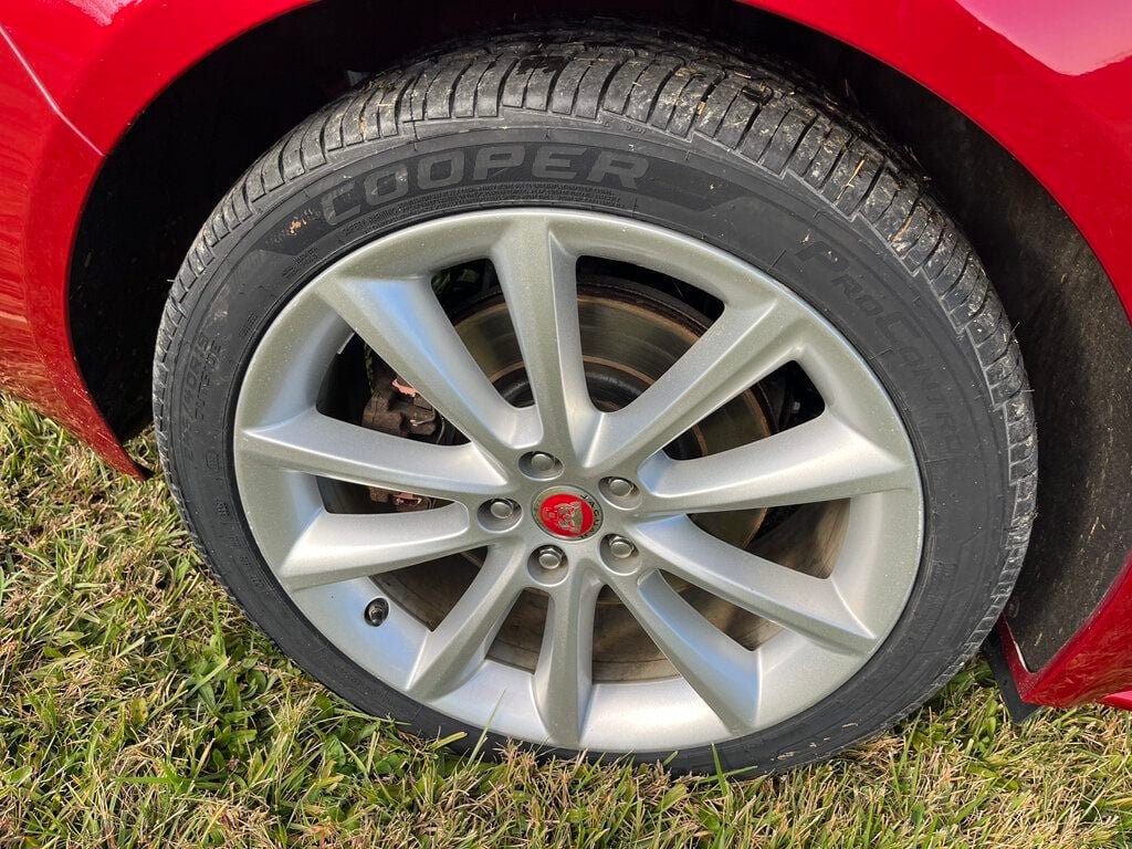 Used 2017 Jaguar XF R-Sport AWD/4WD image 11