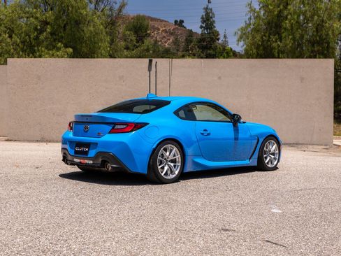 Used 2024 Toyota GR86 RWD image 5