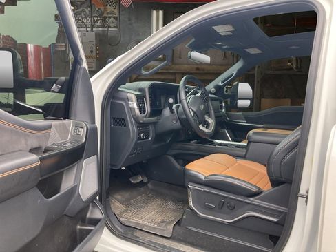 Used 2024 Ford F250 Platinum AWD/4WD image 16