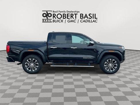 Used 2023 GMC Canyon Denali w/ Denali Black Edition AWD/4WD image 9