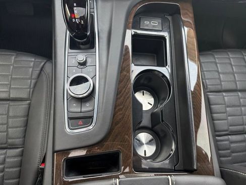 Used 2024 Cadillac Escalade Sport Platinum w/ LPO, ONYX Package AWD/4WD image 11