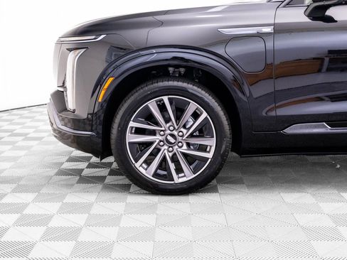 New 2026 Cadillac Vistiq Luxury w/ LPO, Floor Liner Package AWD/4WD image 37