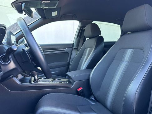 Used 2025 Honda Civic Sport image 5