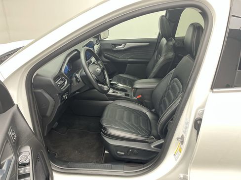 Certified 2024 Ford Escape Platinum w/ Premium Technology Package image 3