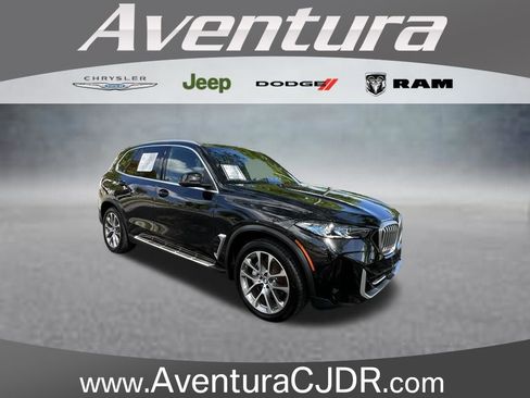 Used 2024 BMW X5 xDrive40i AWD/4WD image 1
