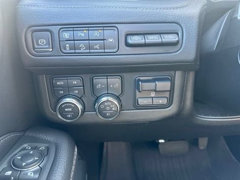 Used 2023 GMC Yukon Denali w/ Denali Reserve Package AWD/4WD image 19