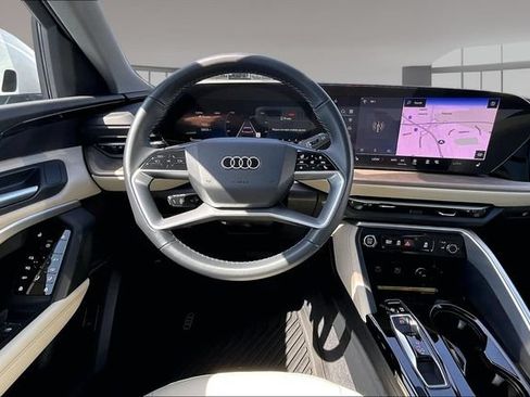 Used 2025 Audi Q5 Premium w/ Convenience Package AWD/4WD image 8