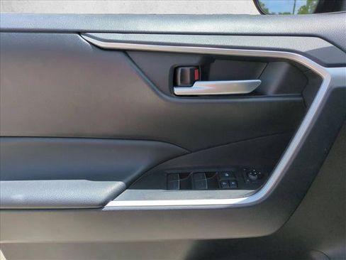 Used 2025 Toyota RAV4 XLE w/ Convenience Package FWD image 11
