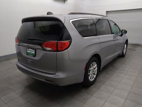 Used 2021 Chrysler Voyager Lxi FWD image 9