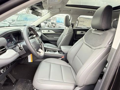 Used 2026 Ford Explorer Active w/ Active Comfort Package image 12
