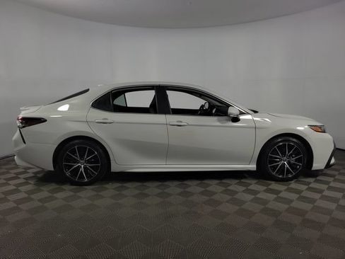 Used 2023 Toyota Camry SE w/ Convenience Package FWD image 11