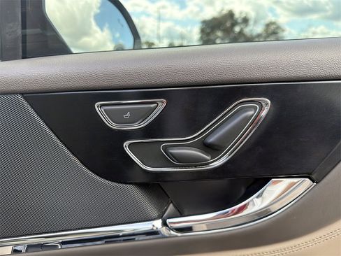 Used 2020 Lincoln Corsair Reserve w/ Equipment Group 201A image 17