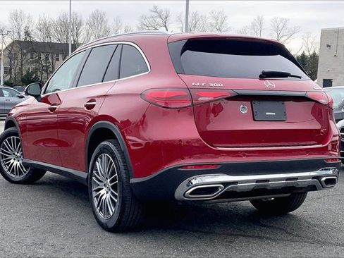 Used 2025 Mercedes-Benz GLC 300 4MATIC image 10