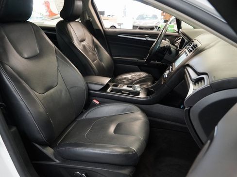 Used 2019 Ford Fusion Titanium image 31