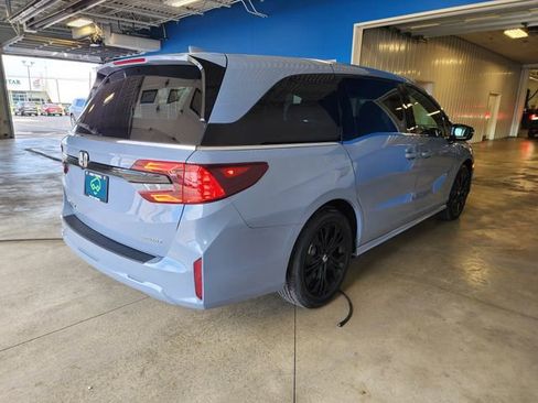 Used 2025 Honda Odyssey Sport-L image 4