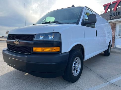 Used 2019 Chevrolet Express 2500 w/ Driver Convenience Package image 3
