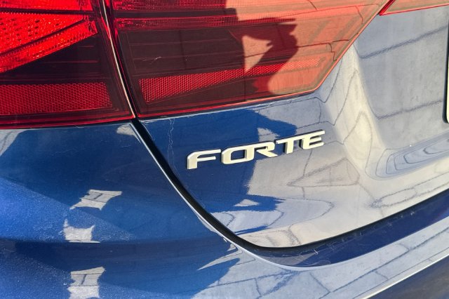 Used 2024 Kia Forte LXS w/ LXS Technology Package FWD image 14