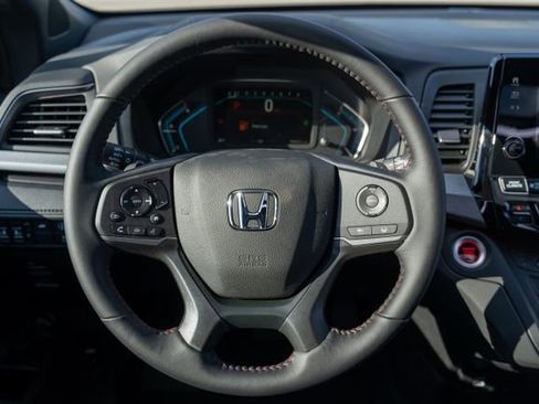 Used 2023 Honda Odyssey Sport image 16