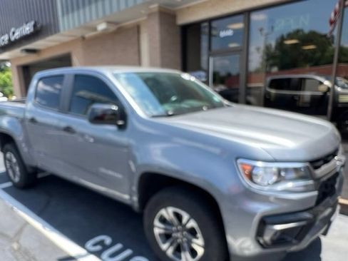 Used 2021 Chevrolet Colorado Z71 AWD/4WD image 3