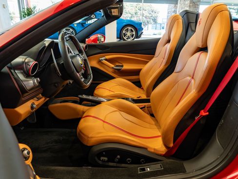 Used 2021 Ferrari F8 Tributo RWD image 10