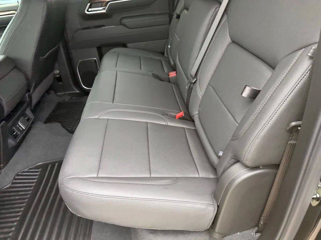 Used 2026 Chevrolet Silverado 1500 LT w/ Texas Edition Plus RWD image 28