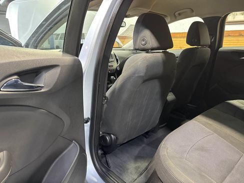 Used 2017 Chevrolet Cruze LS FWD image 23
