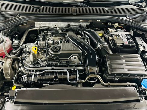 Certified 2023 Volkswagen Jetta SE w/ Panoramic Sunroof Package FWD image 29