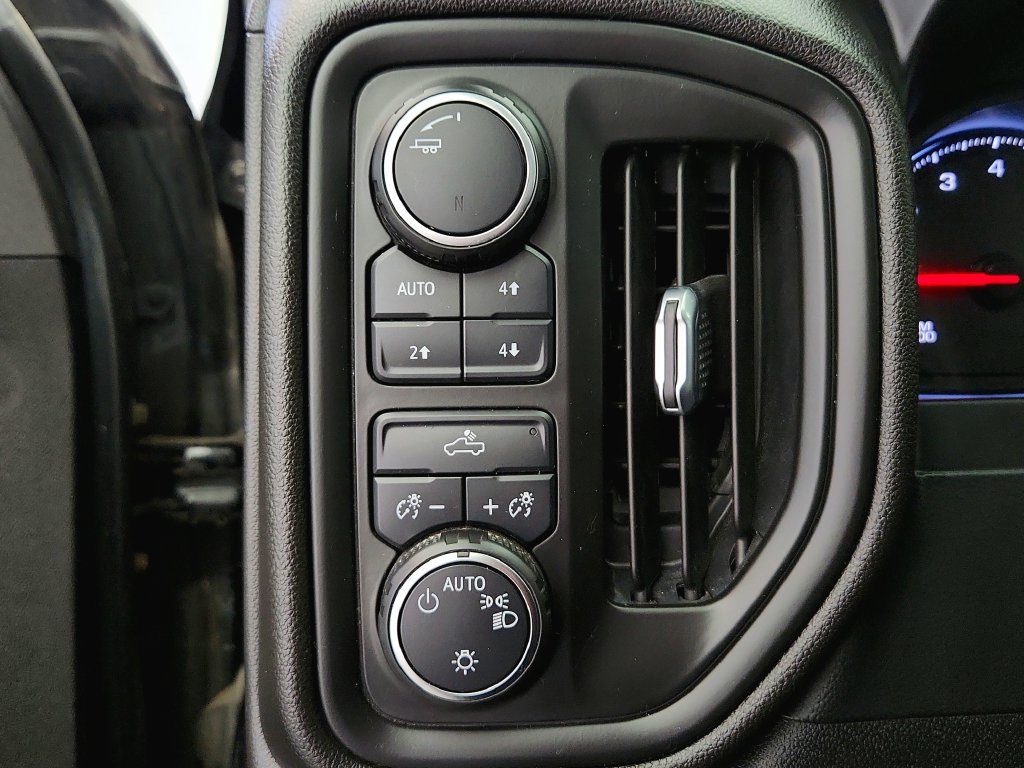 Used 2021 Chevrolet Silverado 1500 Custom Trail Boss w/ Midnight Edition AWD/4WD image 15