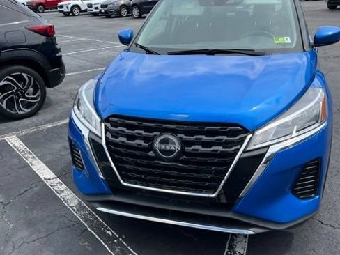 Used 2022 Nissan Kicks SV FWD image 3