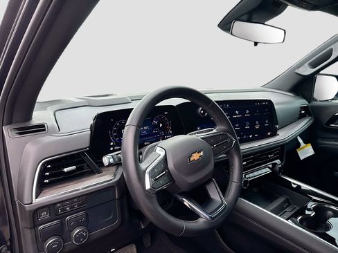 Certified 2025 Chevrolet Suburban LS image 11