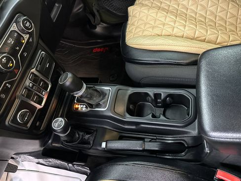 Used 2022 Jeep Gladiator Sport AWD/4WD image 29