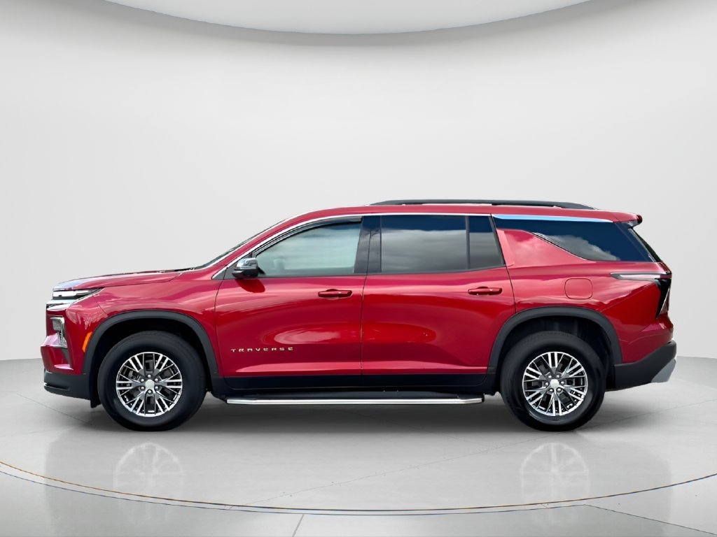 Used 2025 Chevrolet Traverse LT w/ Driver Confidence Package FWD image 8