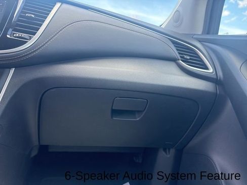 Used 2020 Chevrolet Trax LT w/ LT Convenience Package image 19