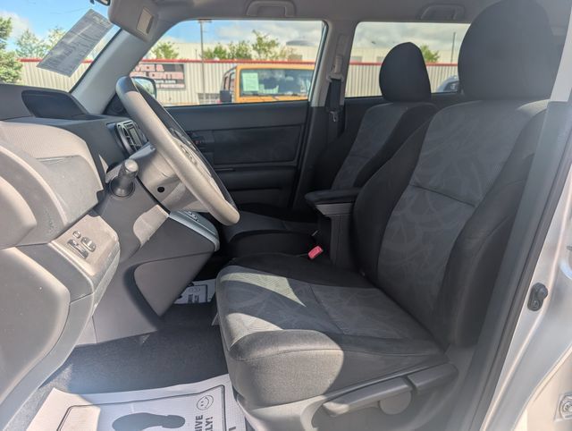 Used 2012 Scion xB FWD image 7