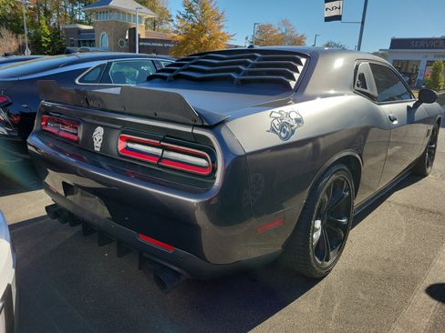 Used 2022 Dodge Challenger R/T image 25