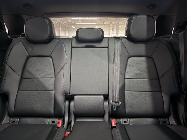 Certified 2026 Porsche Cayenne AWD/4WD image 28